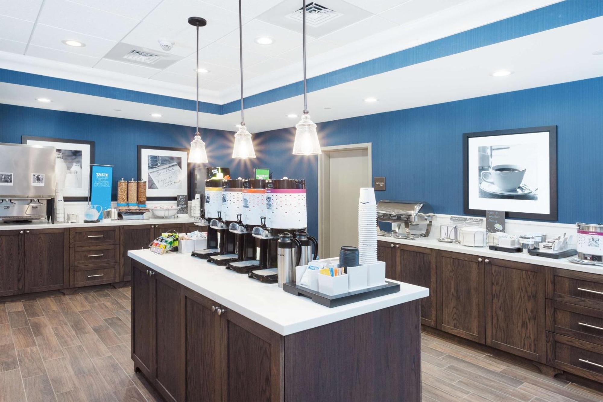 Hampton Inn Kennebunk Kennebunkport Me Экстерьер фото